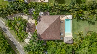 Luxury Villa Photo #4