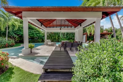 Luxury Villa Photo #7