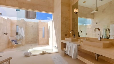 Luxury Villa Photo #25