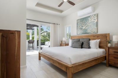 Luxury Villa Photo #25