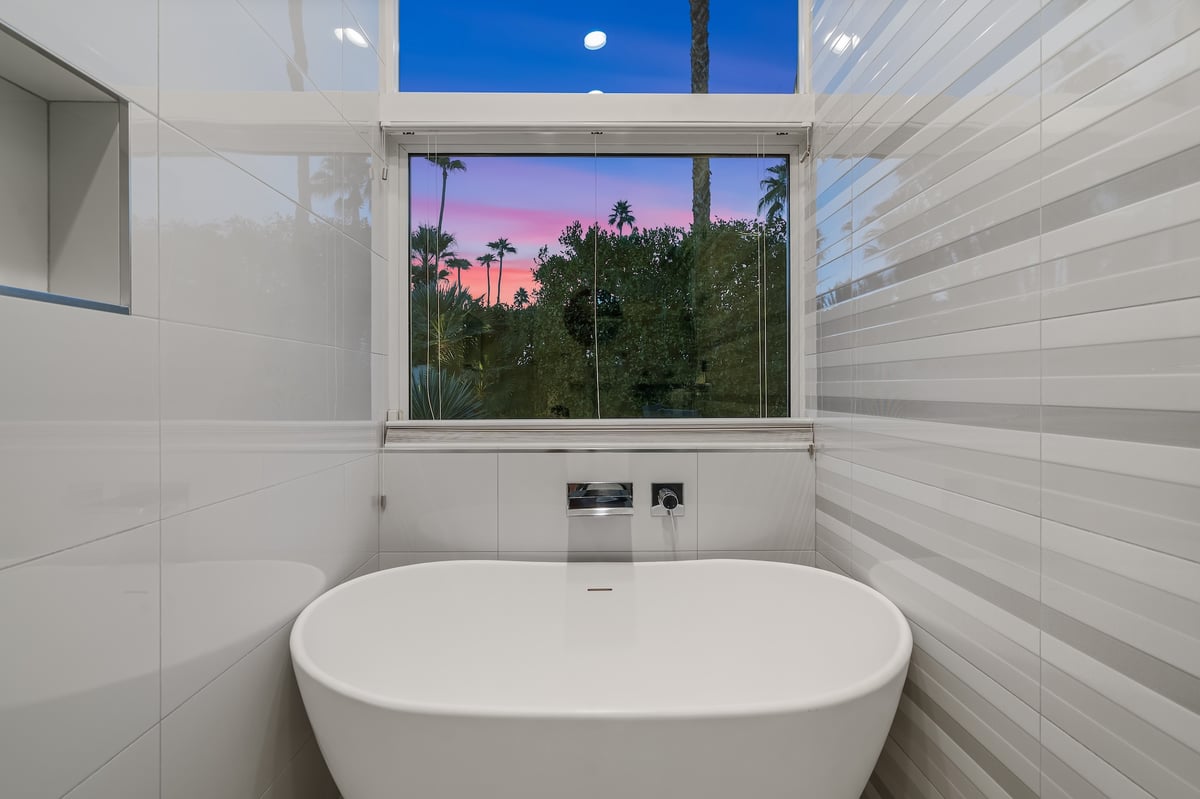 Alexander Desert Dreams