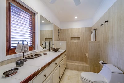 Luxury Villa Photo #31
