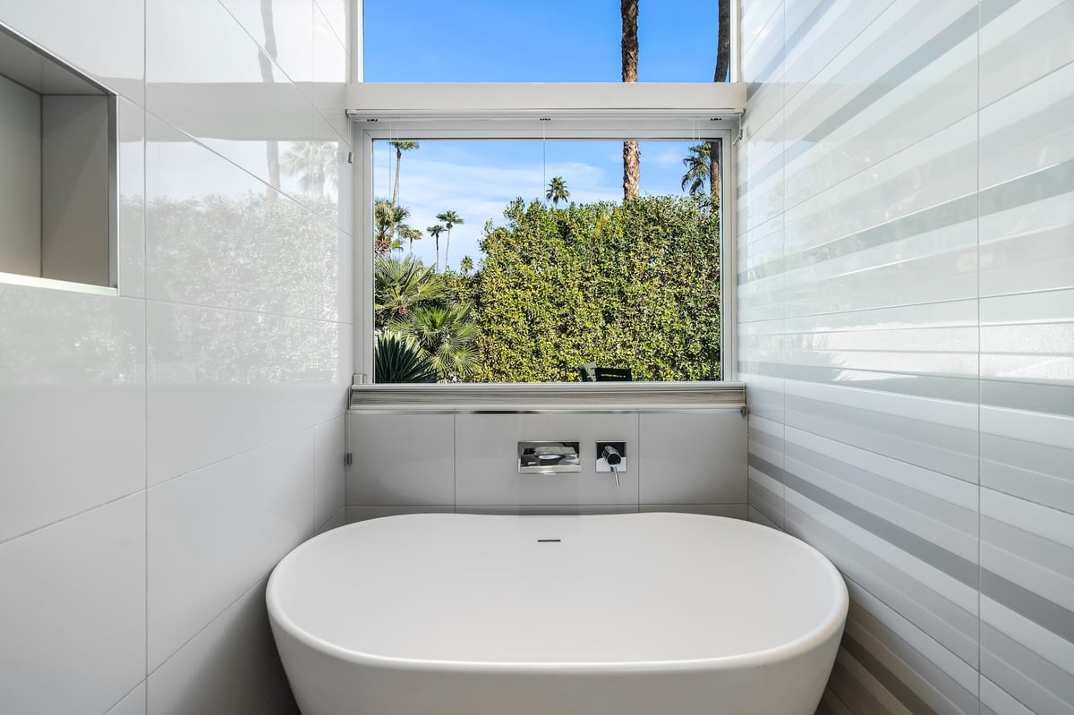 Alexander Desert Dreams