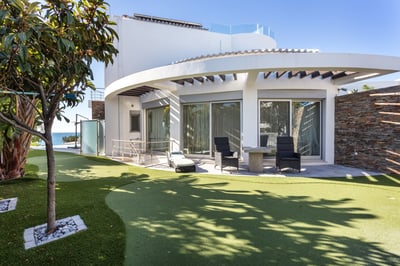 Luxury Villa Photo #7