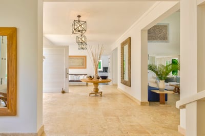 Luxury Villa Photo #23