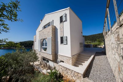 Luxury Villa Photo #20