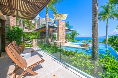 Luxury Villa Photo #50