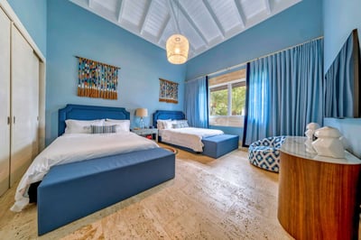 Luxury Villa Photo #24
