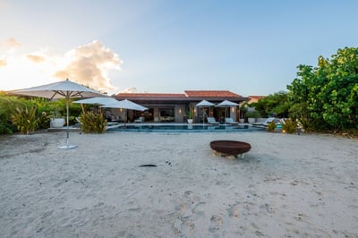 Luxury Villa Photo #2