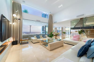 Luxury Villa Photo #24
