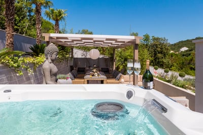 Luxury Villa Photo #25