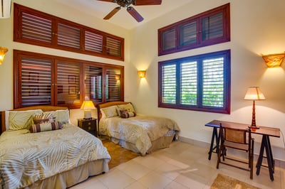 Luxury Villa Photo #28
