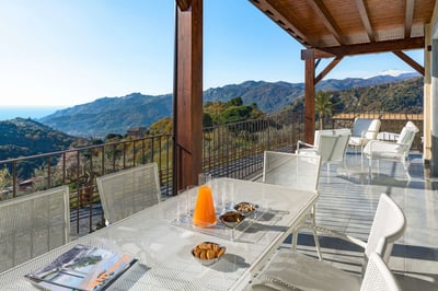 Luxury Villa Photo #22