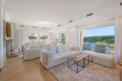 Luxury Villa Photo #12
