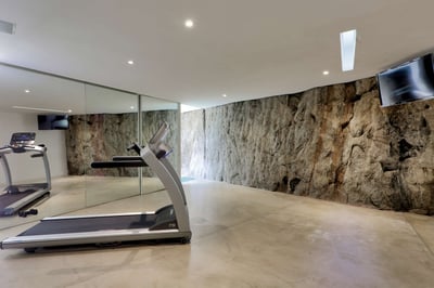 Luxury Villa Photo #32