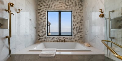 Luxury Villa Photo #40