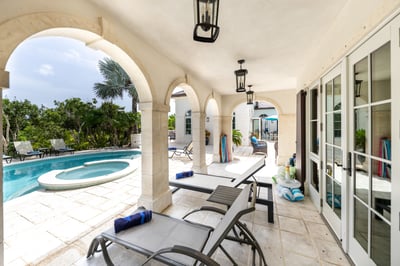 Luxury Villa Photo #4