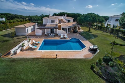 Luxury Villa Photo #4