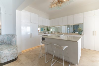Luxury Villa Photo #15