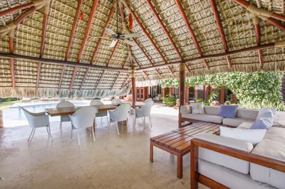 Luxury Villa Photo #14