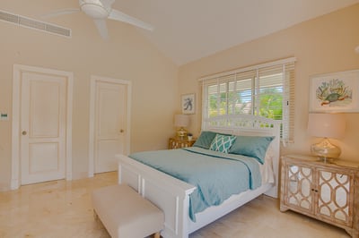 Luxury Villa Photo #17