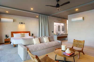 Luxury Villa Photo #23