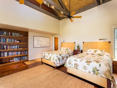 Luxury Villa Photo #16