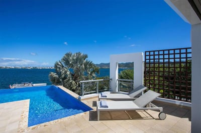 Luxury Villa Photo #3