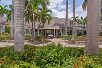 Luxury Villa Photo #2