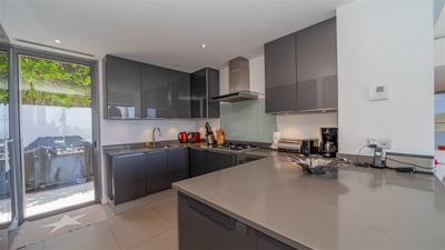 Kitchen & Dining Area