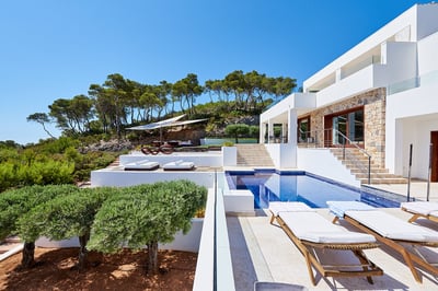 Luxury Villa Photo #6