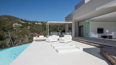 Luxury Villa Photo #3