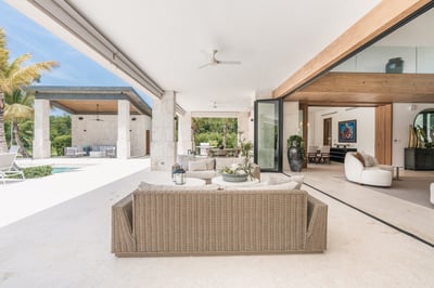Luxury Villa Photo #12