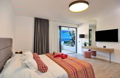 Luxury Villa Photo #23