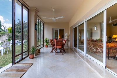 Luxury Villa Photo #12