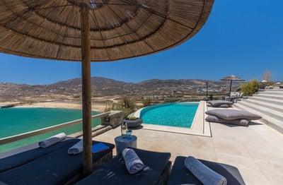 Luxury Villa Photo #4