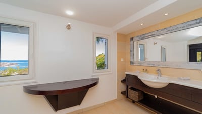 Luxury Villa Photo #58