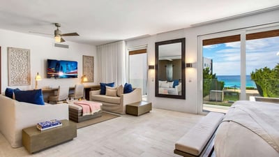 Luxury Villa Photo #13