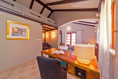 Luxury Villa Photo #30