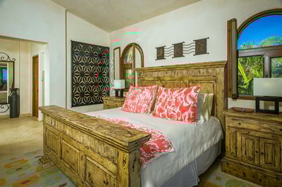 Luxury Villa Photo #23