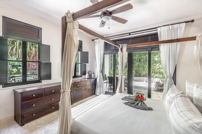Luxury Villa Photo #49