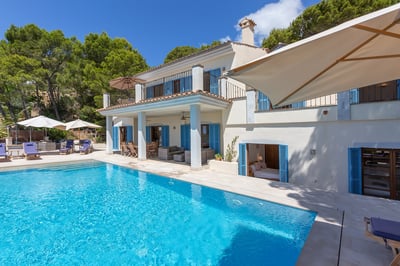 Luxury Villa Photo #2