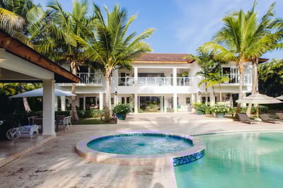 Luxury Villa Photo #3