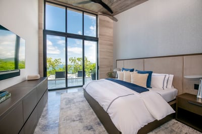 Luxury Villa Photo #18