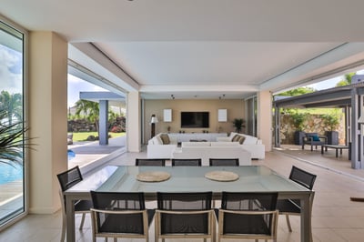 Luxury Villa Photo #12