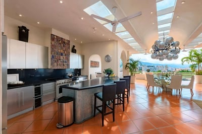 Luxury Villa Photo #11