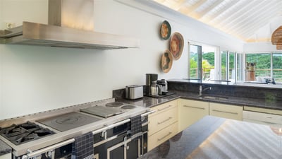 Living & Kitchen