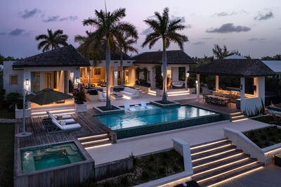 Luxury Villa Photo #39