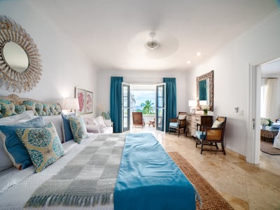 Luxury Villa Photo #5