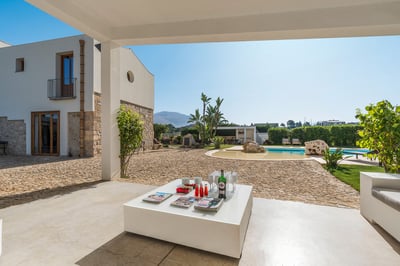 Luxury Villa Photo #9